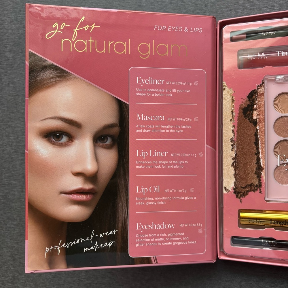 Nicole Miller Love That Look Makeup eye Kit - Picture 4 of 8